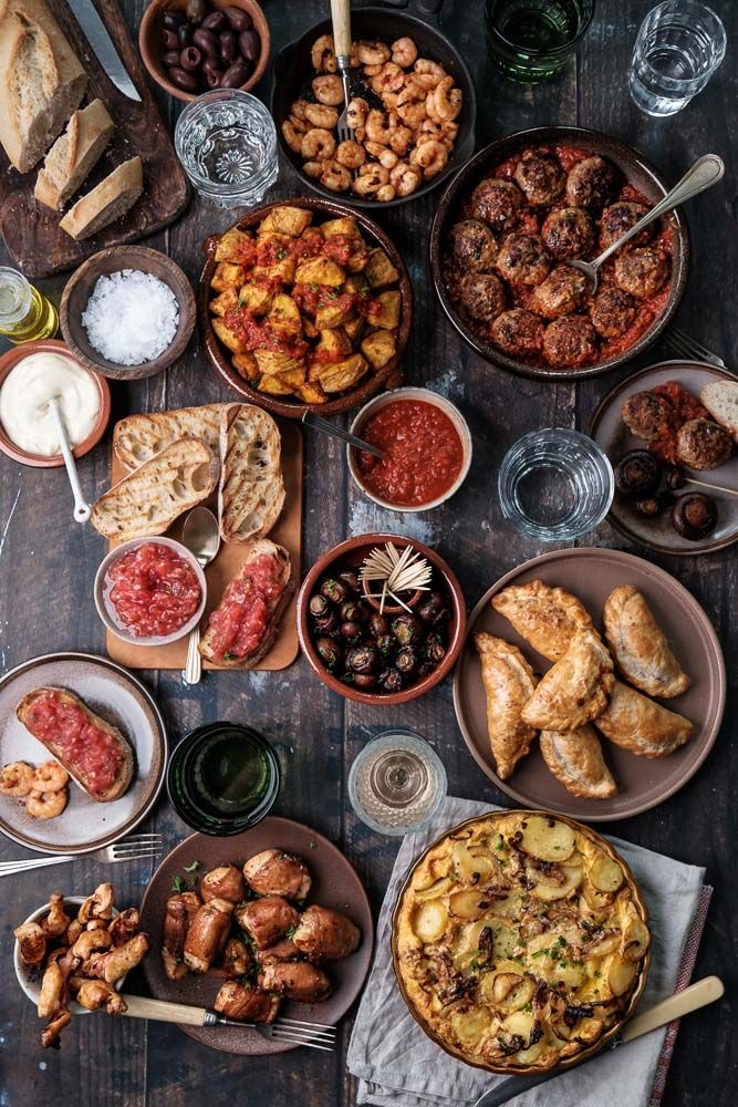 Spanische Tapas und Zutaten